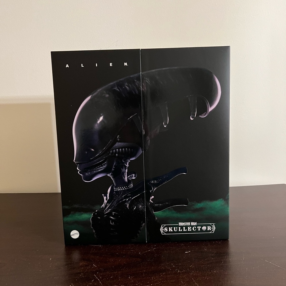 Mattel Creations Monster High Skullector Alien Doll IN HAND